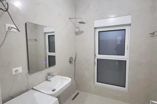 Shtepi me qera Apartament ne Tirane, 1+1, Mobilimi E mobiluar, Pagesa 400  Euro.
