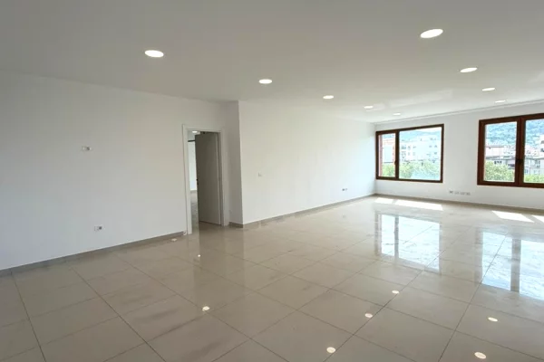 🏢 Ambient zyre me qira tek Kompleksi Delijorgji 📍