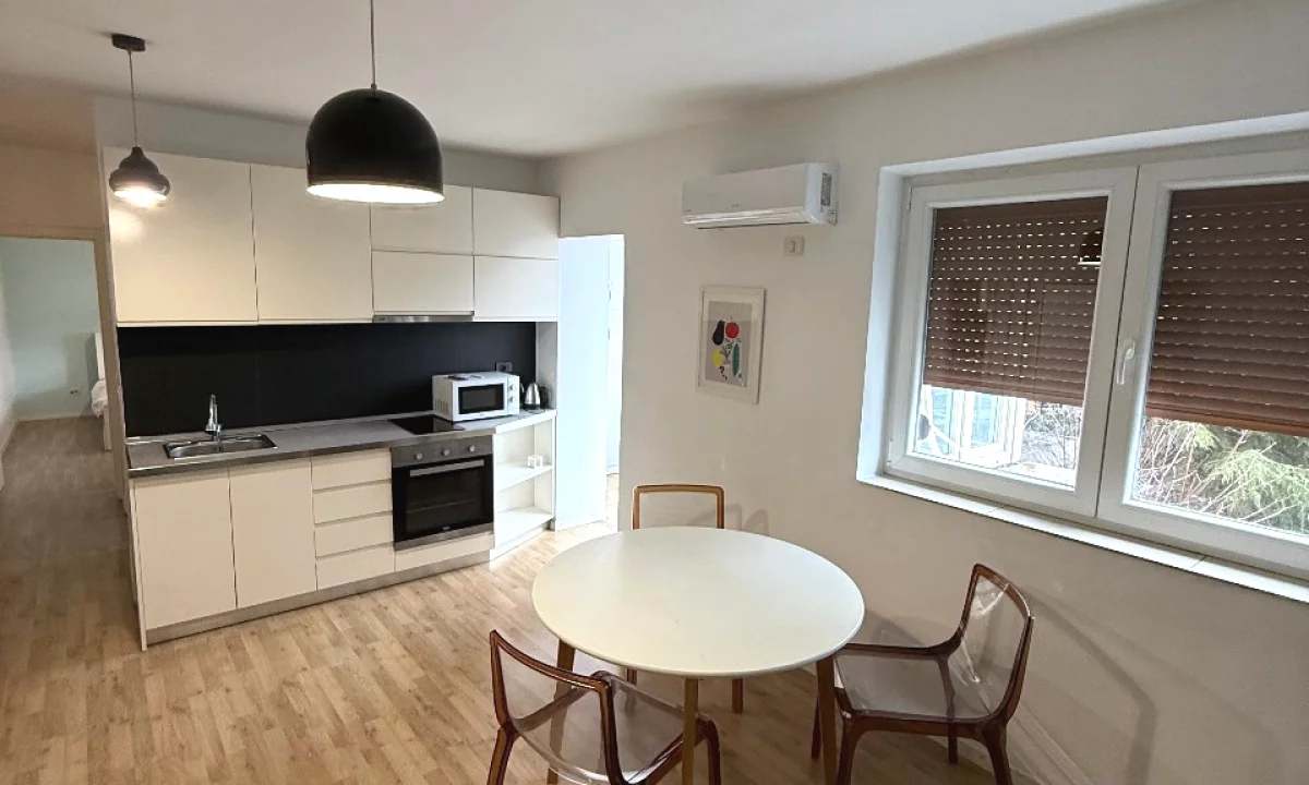Shtepi me qera Apartament ne Tirane, 1+1, Mobilimi E mobiluar, Pagesa 617  Euro.