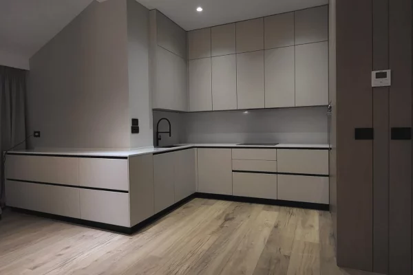 Shtepi me qera Apartament ne Tirane, 3+1, Mobilimi E mobiluar, Pagesa 1,797  Euro.
