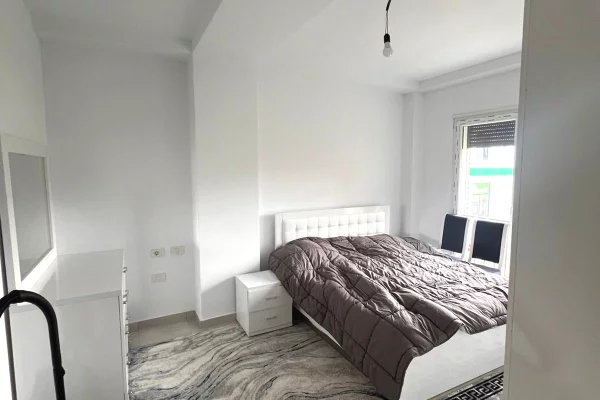 Shtepi me qera Apartament ne Tirane, 2+1, Mobilimi E mobiluar, Pagesa 647  Euro.