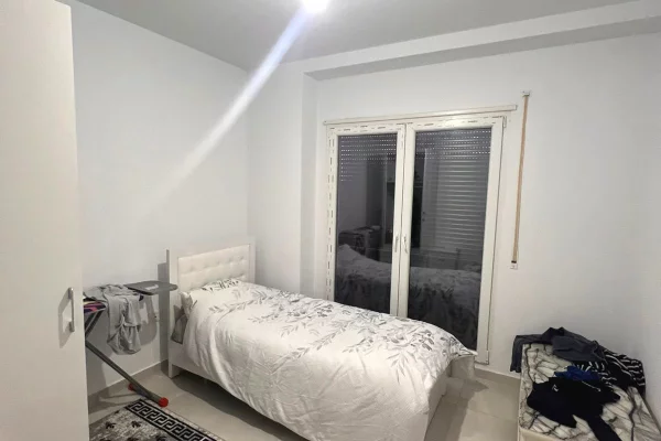 Shtepi me qera Apartament ne Tirane, 2+1, Mobilimi E mobiluar, Pagesa 647  Euro.