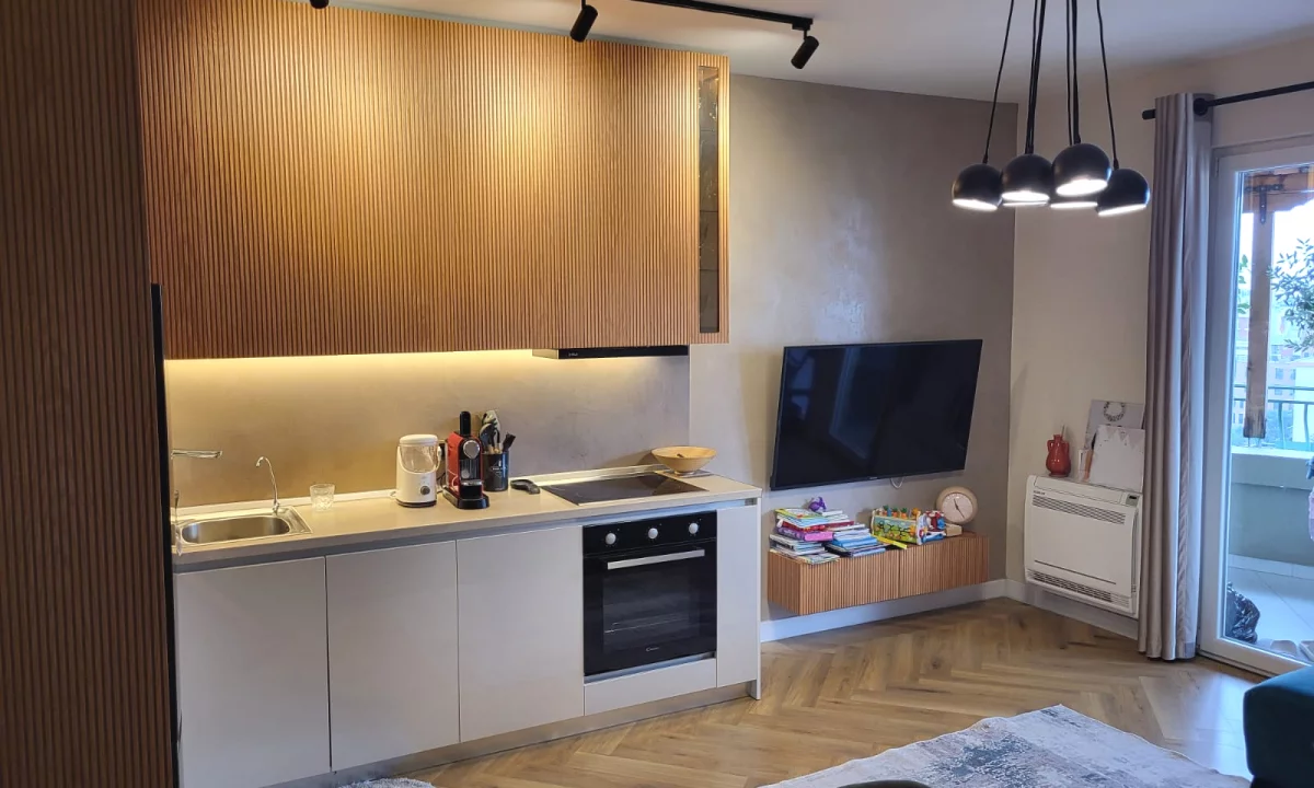 Shtepi ne shitje Apartament ne Tirane, 1+1, Mobilimi E mobiluar, Pagesa 149,997  Euro.