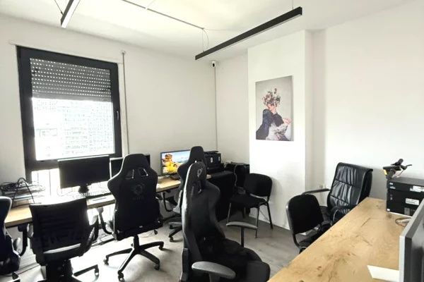 Ambient biznesi me qera 3+1 ne Tirane - 997 Euro