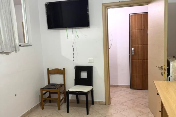 Shtepi me qera Apartament ne Tirane, 1+1, Mobilimi E mobiluar, Pagesa 499  Euro.