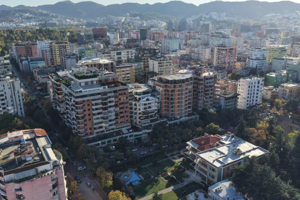 Ambient biznesi ne shitje 5+1 ne Tirane - 1,000,000 Euro