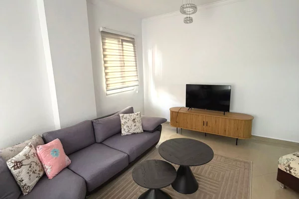 Shtepi me qera Apartament ne Tirane, 2+1, Mobilimi E mobiluar, Pagesa 647  Euro.