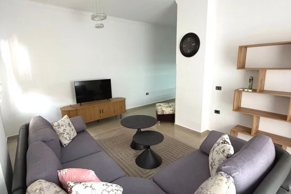 🏡 Jepet me qira apartament 2+1 te Kodra e Diellit, pranë Fondacionit Eleonora Kodra 📍