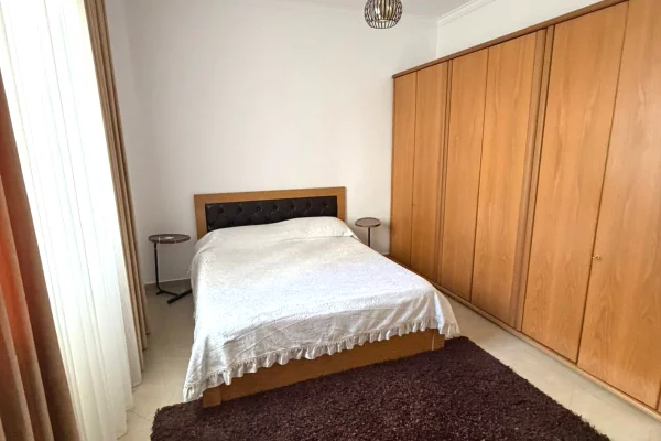 Shtepi me qera Apartament ne Tirane, 2+1, Mobilimi E mobiluar, Pagesa 647  Euro.
