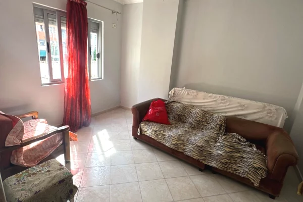 Shtepi ne shitje Apartament ne Tirane, 2+1, Mobilimi E mobiluar, Pagesa 144,997  Euro.