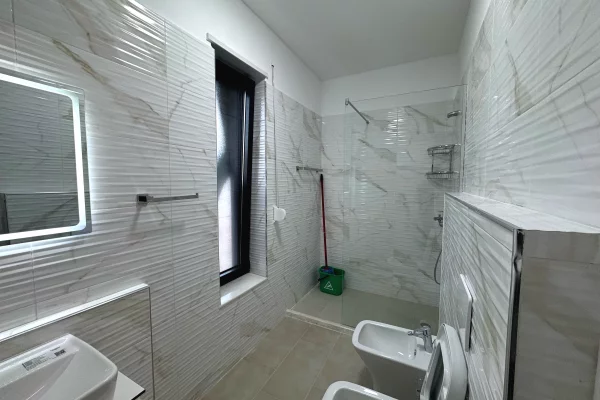 Shtepi me qera Apartament ne Tirane, 2+1, Mobilimi E mobiluar, Pagesa 747  Euro.