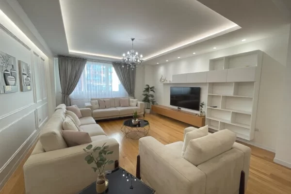 Shtepi me qera Apartament ne Tirane, 1+1, Mobilimi E mobiluar, Pagesa 2,497  Euro.