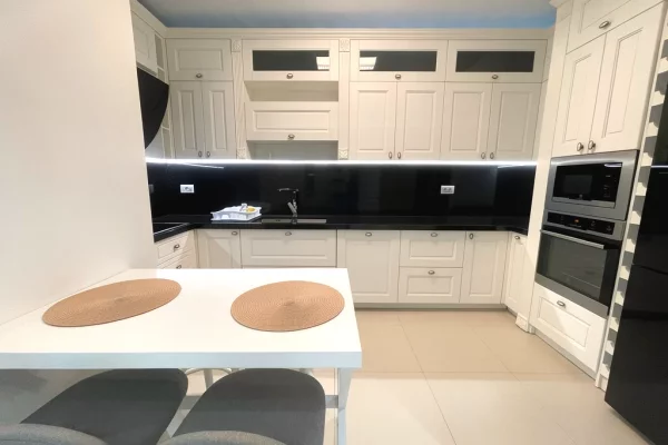 Shtepi me qera Apartament ne Tirane, 1+1, Mobilimi E mobiluar, Pagesa 2,497  Euro.