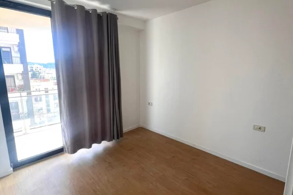 🏢 Ambient zyre me qira 1+1 tek Golden Tower, Mine Peza
