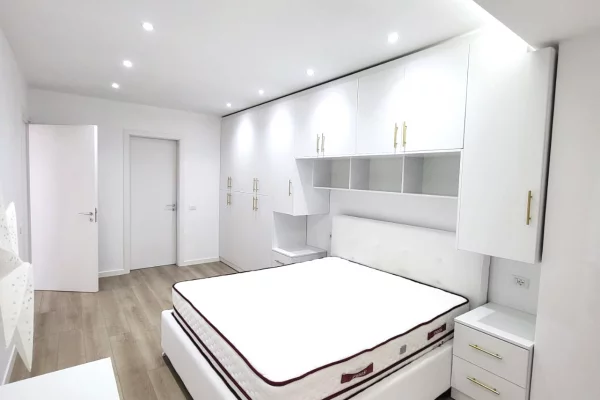 Shtepi me qera Apartament ne Tirane, 2+1, Mobilimi E mobiluar, Pagesa 997  Euro.