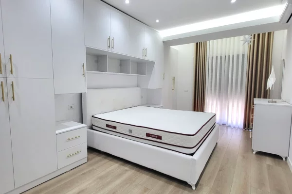 Shtepi me qera Apartament ne Tirane, 2+1, Mobilimi E mobiluar, Pagesa 997  Euro.