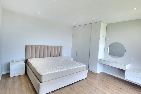 Shtepi me qera Vila Luksoze ne Tirane, 5+1, Mobilimi E mobiluar, Pagesa 3,497  Euro.