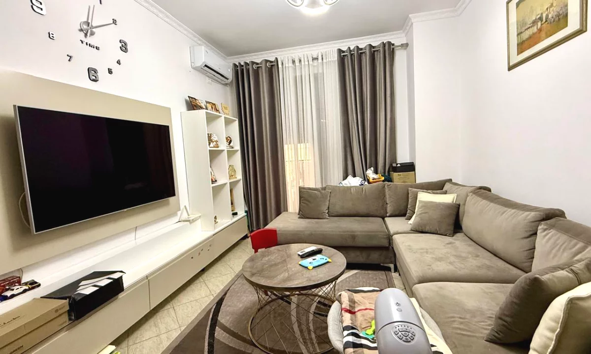 Shtepi ne shitje Apartament ne Tirane, 1+1, Mobilimi E mobiluar, Pagesa 96,997  Euro.