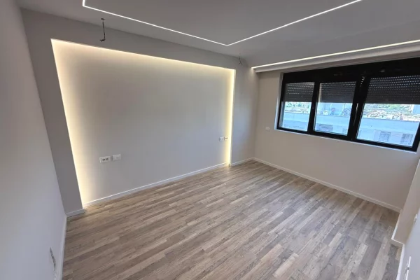 Ambient Zyre 3+1+2 + 3 poste parkimi me Qira tek Urban Gate – Astir​