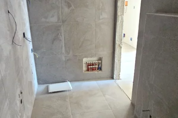 Shtepi ne shitje Apartament ne Tirane, 1+1, Mobilimi Bosh, pa mobiluar, Pagesa 112,320  Euro.