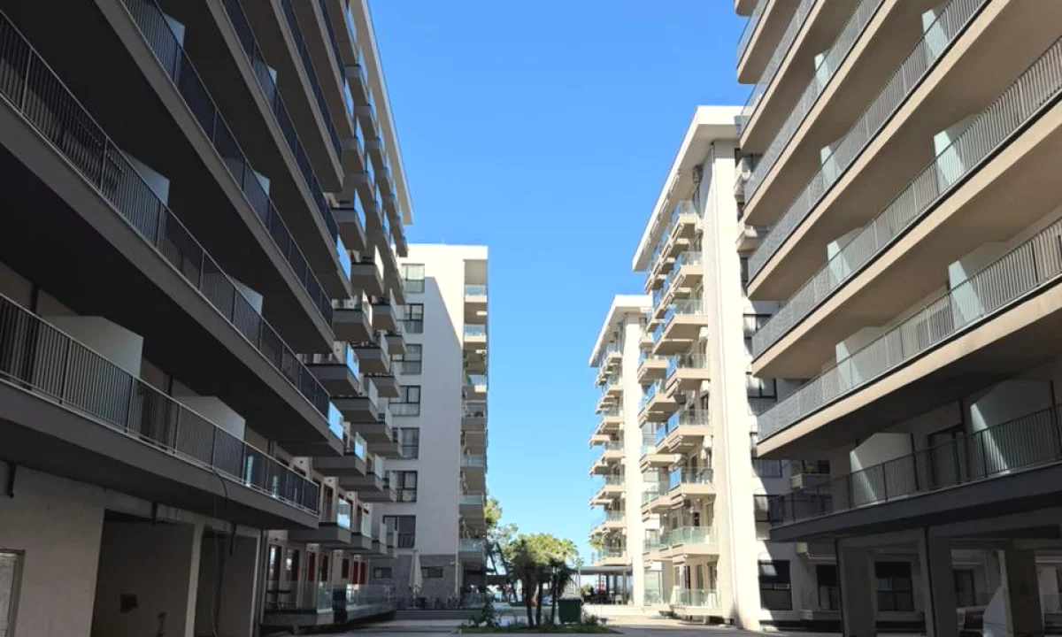 Shtepi ne shitje Apartament ne Lezhe, 2+1, Mobilimi Bosh, pa mobiluar, Pagesa 117,400  Euro.