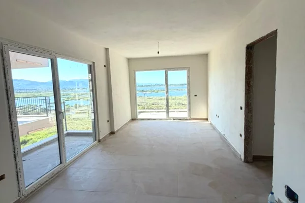Shtepi ne shitje Apartament ne Lezhe, 2+1, Mobilimi Bosh, pa mobiluar, Pagesa 117,400  Euro.