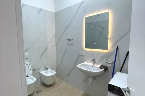 Shtepi me qera Apartament ne Tirane, 1+1, Mobilimi E mobiluar, Pagesa 750  Euro.