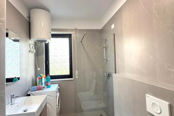 Shtepi me qera Apartament ne Tirane, 1+1, Mobilimi E mobiluar, Pagesa 797  Euro.