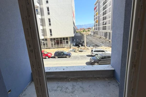 Shtepi ne shitje Apartament ne Tirane, 2+1, Mobilimi Bosh, pa mobiluar, Pagesa 94,977  Euro.