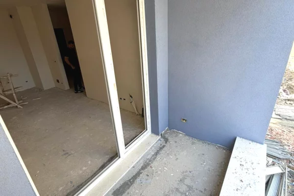 Shtepi ne shitje Apartament ne Tirane, 2+1, Mobilimi Bosh, pa mobiluar, Pagesa 94,977  Euro.