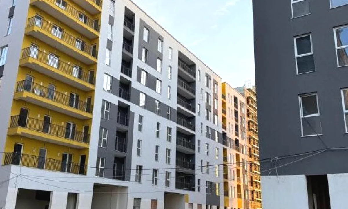 Shtepi ne shitje Apartament ne Tirane, 2+1, Mobilimi Bosh, pa mobiluar, Pagesa 122,350  Euro.