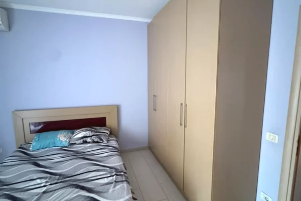 Shtepi me qera Apartament ne Tirane, 2+1, Mobilimi E mobiluar, Pagesa 600  Euro.