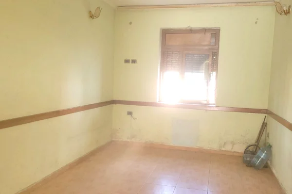 Ambient biznesi me qera 1+1 ne Tirane - 22,000 Leke