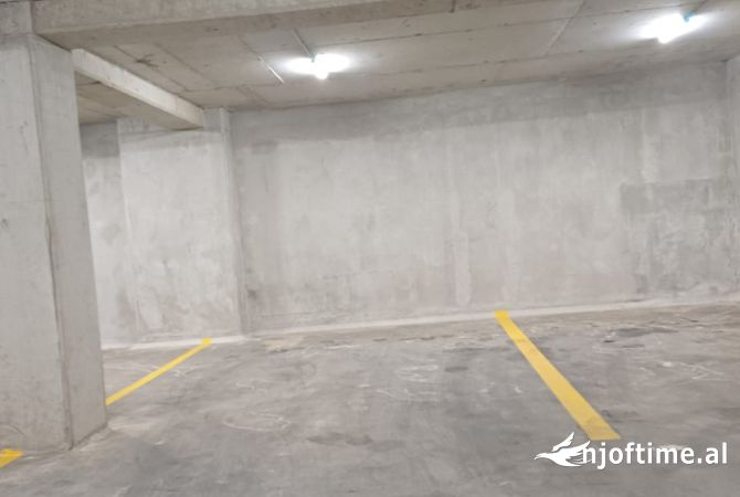 Garazh me qera 100€ - Pallat i Ri Myslym Shyri