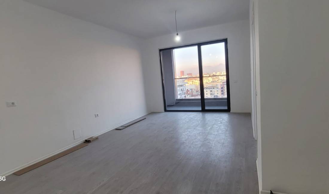 *ZYRE ME QERA TE KOMPLEKSI DINAMO, KOMUNA E PARISIT