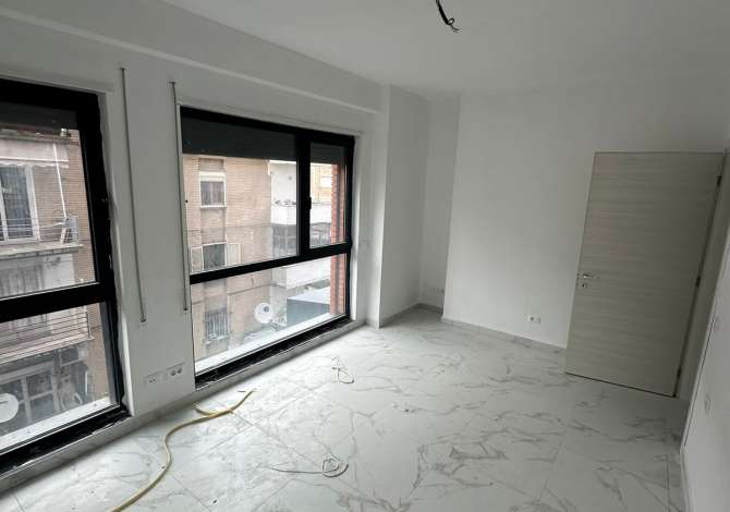 Ambient biznesi me qera 3+1 ne Tirane - 550 Euro