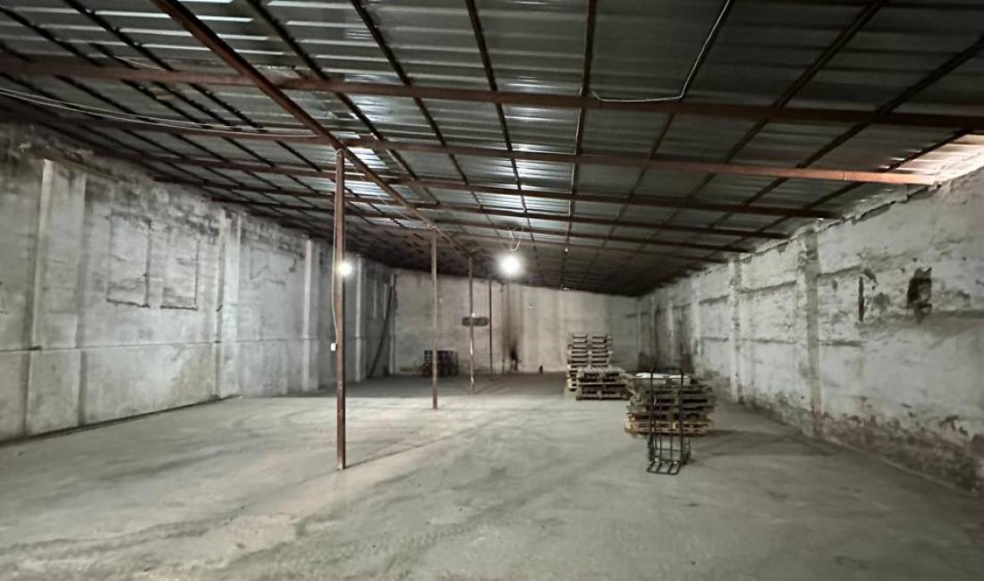 📢Jepet Mgazine me Qira ne Selite, Sip: 400 m2🔑