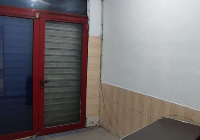 Ambient biznesi me qera 4+1 ne Tirane - 500 Euro