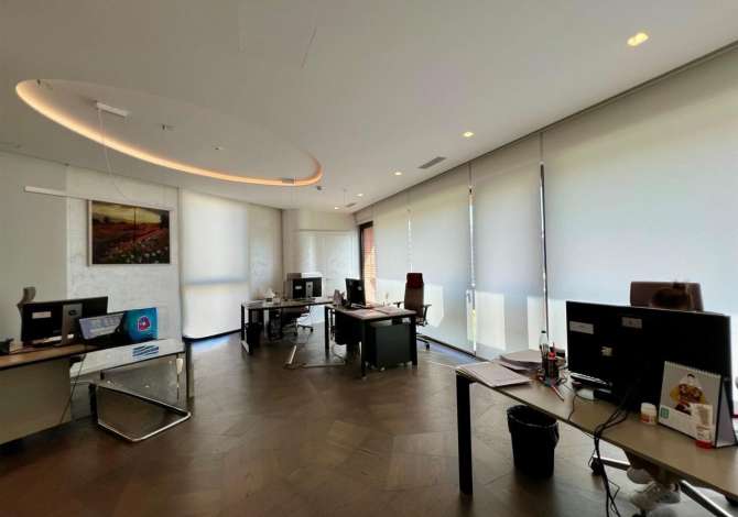 Business Property in Sale 3+1 in Tirana - 949,900 Euro