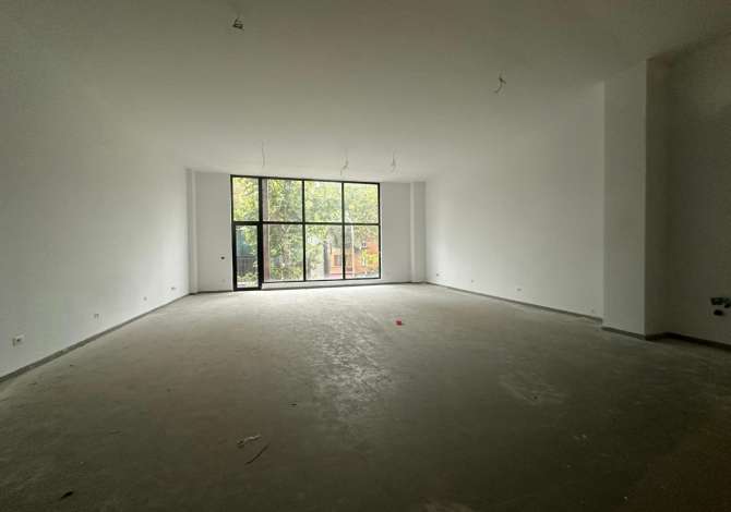Ambient biznesi me qera 3+1 ne Tirane - 1,500 Euro