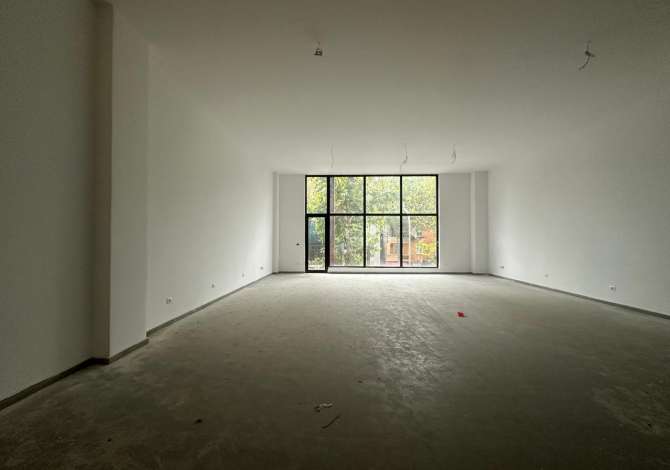 Ambient biznesi me qera 3+1 ne Tirane - 1,500 Euro