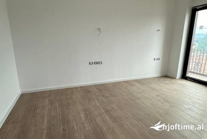Business Property for Rent 3+1 in Tirana - 1,200 Euro