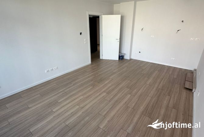 Business Property for Rent 3+1 in Tirana - 650 Euro
