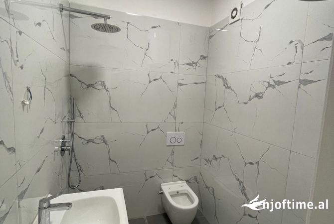 📢Jepet Zyre me Qira te Komuna e Parisit, Sip: 94 m2🔑*