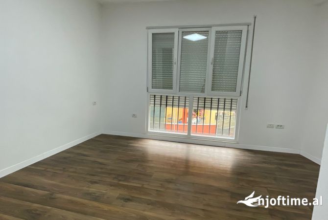 📢Jepet Zyre me Qira te Komuna e Parisit, Sip: 94 m2🔑*