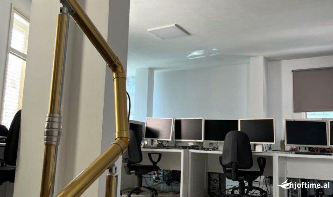 ⚡Ambient Biznesi me Qira, tek Rr. Gjergj Legisi,Laprak