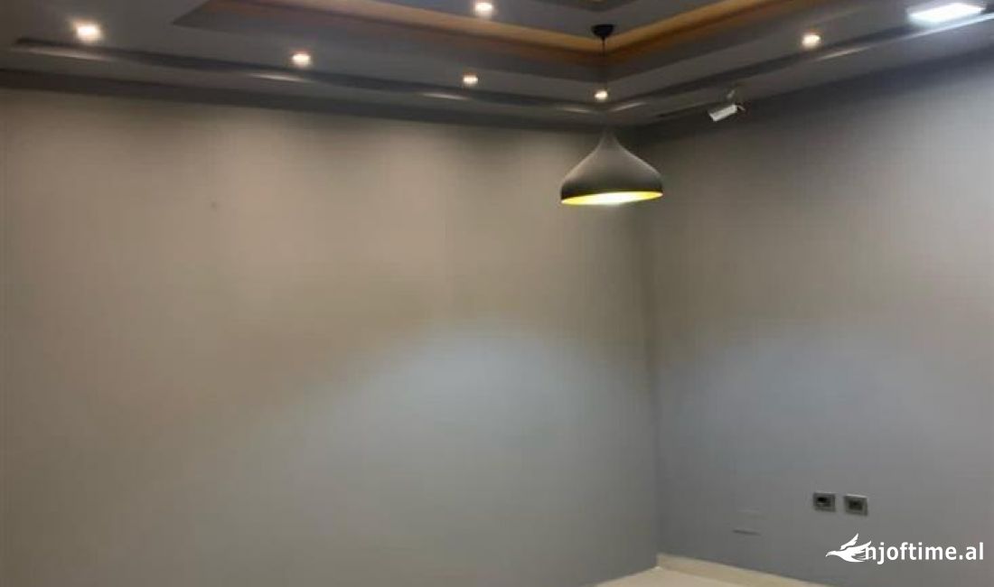 ⚡Shitet Ambient Biznesi(Dyqan) ,tek Pallati me Shigjeta