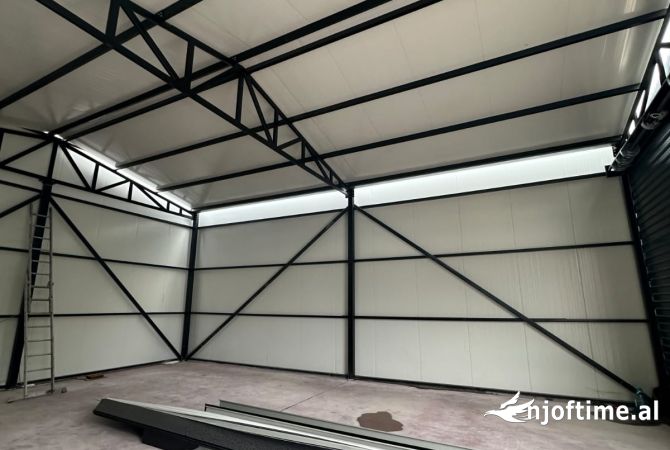 Ambiente Commerciale in Affitto 4+1 a Tirana - 900 Euro