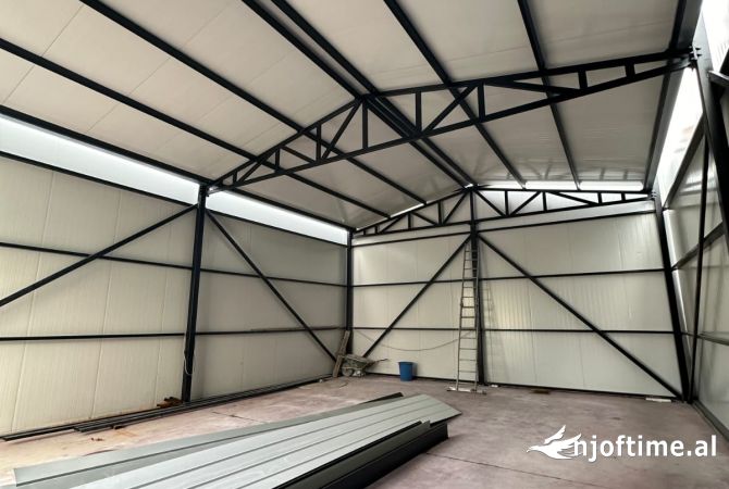 Ambiente Commerciale in Affitto 4+1 a Tirana - 900 Euro