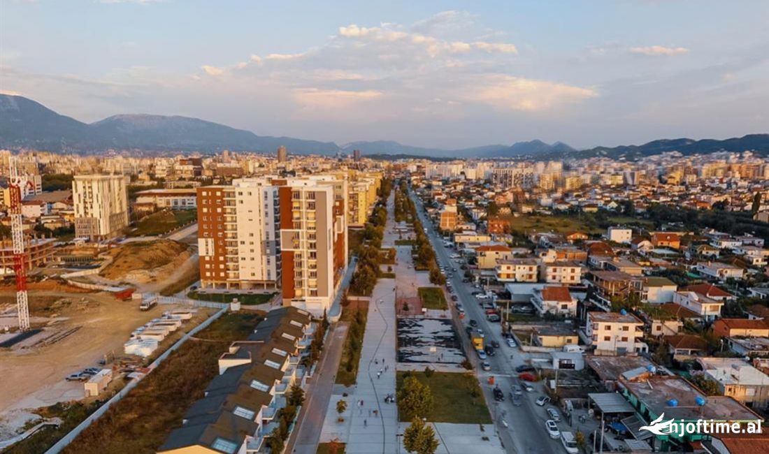 ⚡Jepet me Qira Ambient Biznesi Buze Rruges , tek Fusha e Aviacionit